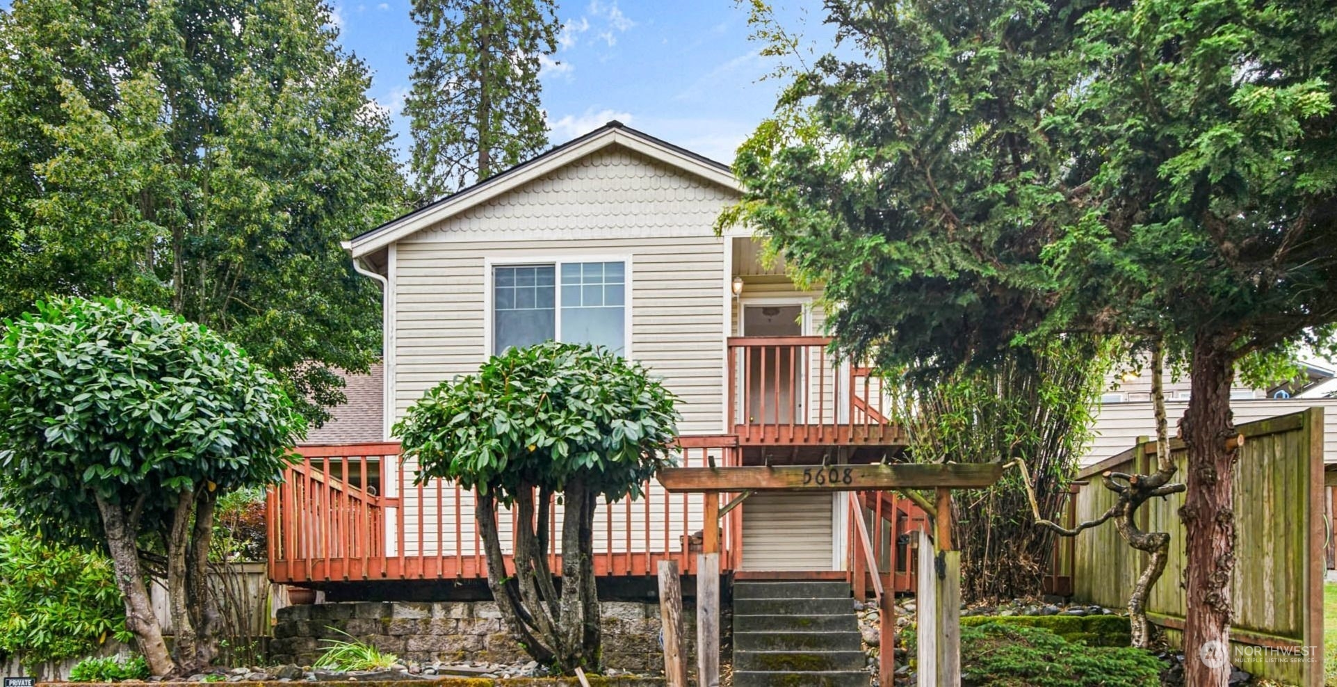 1st Ave, Everett, WA 98203