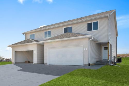 4400 Mourning Dove Dr, Waterloo, IA, 50702-6112 | Card Image