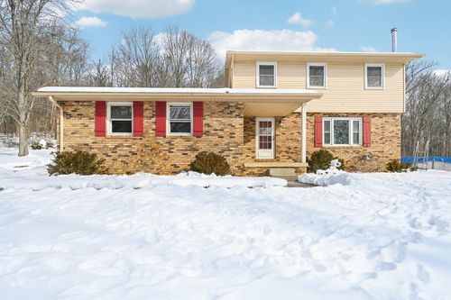 10410 Pleasant Valley Rd, Frazeysburg, OH, 43822-9570 | Card Image