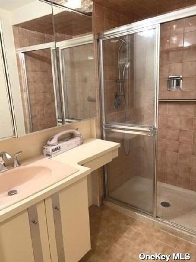 APT-3A - 141 Great Neck Rd, Condo with 2 bedrooms, 3 bathrooms and 2 parking in Great Neck NY | Image 10