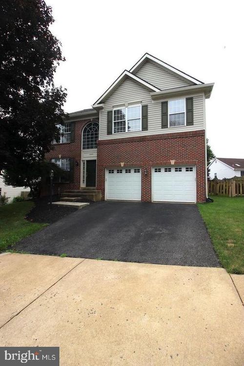 14015 Wood Rock Way, CENTREVILLE, VA, 20121-3833 | Card Image