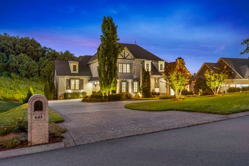 641 Legends Crest Dr, Franklin, TN, 37069-4658 | Card Image