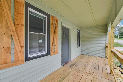 501 Lexington Rd, Pleasant Hill, MO, 64080-1413 | Card Image