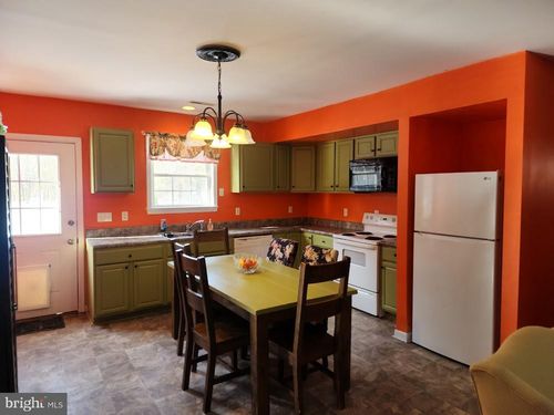 11490 Browntown Rd, GORDONSVILLE, VA, 22942-9015 | Card Image