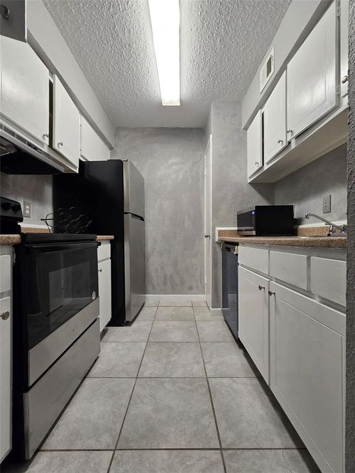 apt-92-3535 Nasa Pkwy, Seabrook, TX, 77586-6428 | Card Image