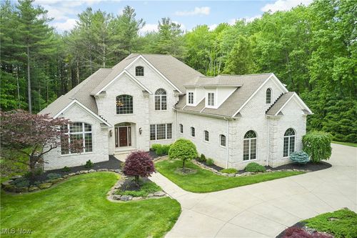 1142 River Valley Trl, Hinckley, OH, 44233-9346 | Card Image