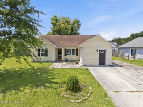 1020 Furia Dr, Jacksonville, NC, 28540-3317 | Card Image
