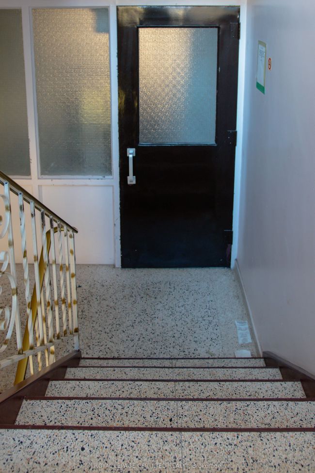 6810 Thorold Stone Rd, Home with 0 bedrooms, 0 bathrooms and null parking in Niagara Falls ON | Image 6