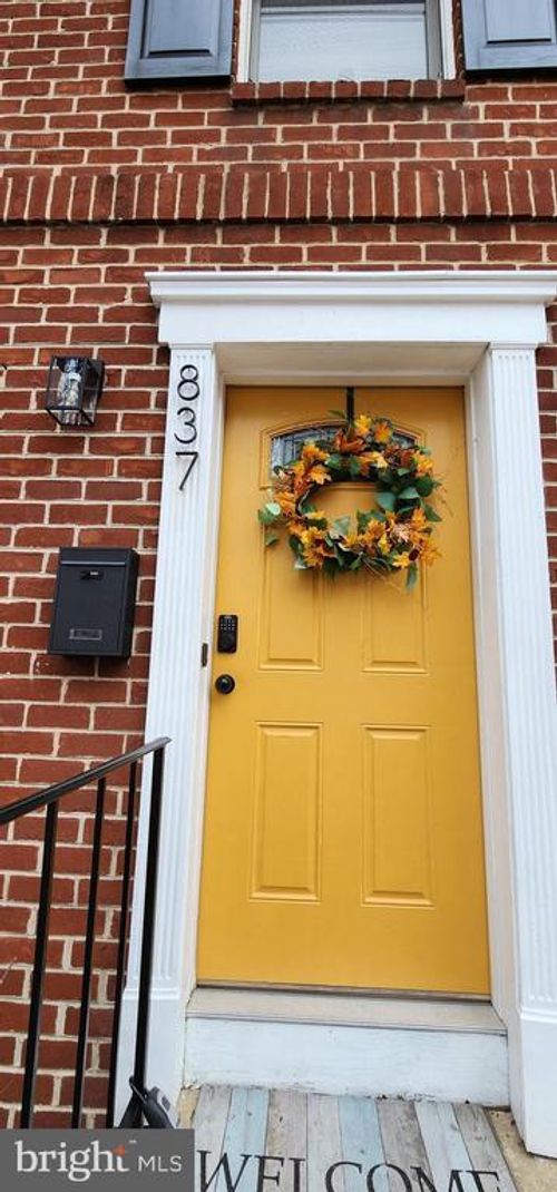 837 N 4th St, PHILADELPHIA, PA, 19123-2242 | Card Image