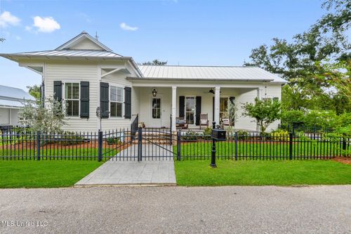 107 Mcdonald Lane, Bay Saint Louis, MS, 39520 | Card Image