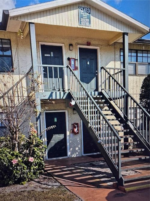 apt-201-12413 Oak Cedar Pl, TAMPA, FL, 33612-4342 | Card Image
