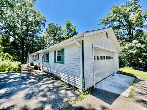 45 Espanong Rd, Lake Hopatcong, NJ, 07849-1301 | Card Image