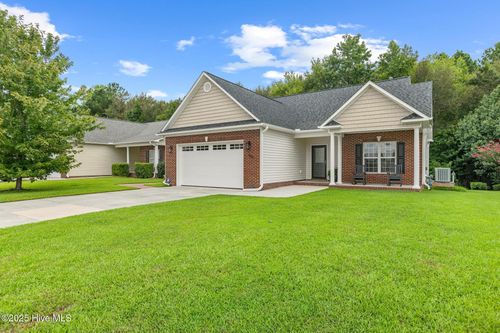 200 Winterlochen Dr, Jacksonville, NC, 28540-9127 | Card Image