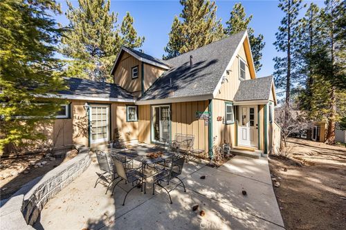547 Chipmunk Ln, Big Bear Lake, CA, 92315-2363 | Card Image