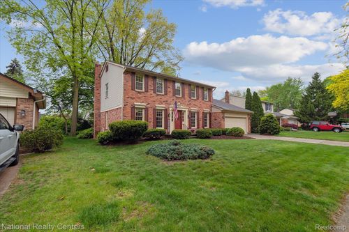 33973 Fairfax Dr, Livonia, MI, 48152-1264 | Card Image