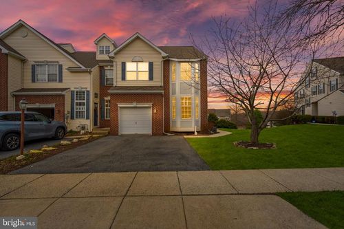 5261 Dartmouth Dr, MACUNGIE, PA, 18062-9571 | Card Image