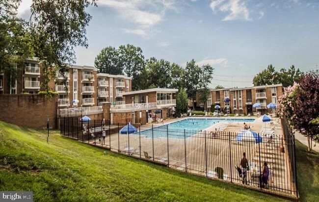 APT-2B - 2624 Redcoat Dr, Condo with 3 bedrooms, 1 bathrooms and null parking in ALEXANDRIA VA | Image 21