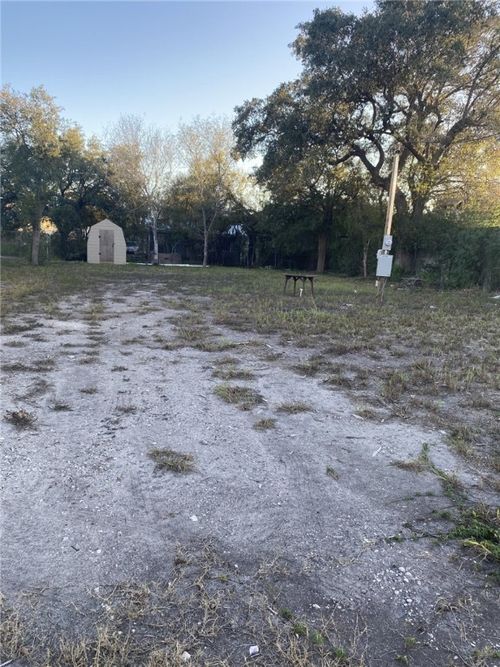 724 W Front St, Alice, TX, 78332-7114 | Card Image