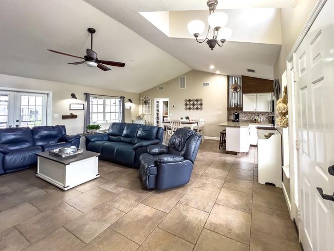 812 Jameson Rd, House other with 3 bedrooms, 2 bathrooms and null parking in Lithia FL | Image 54
