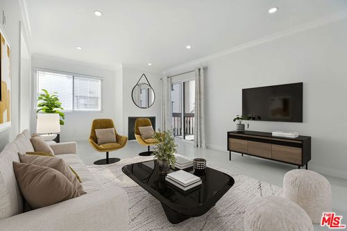 13942 Oxnard St, Van Nuys, CA, 91401 | Card Image