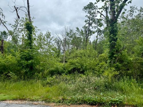 76 High Point Dr, Lake Ariel, PA, 18436 | Card Image