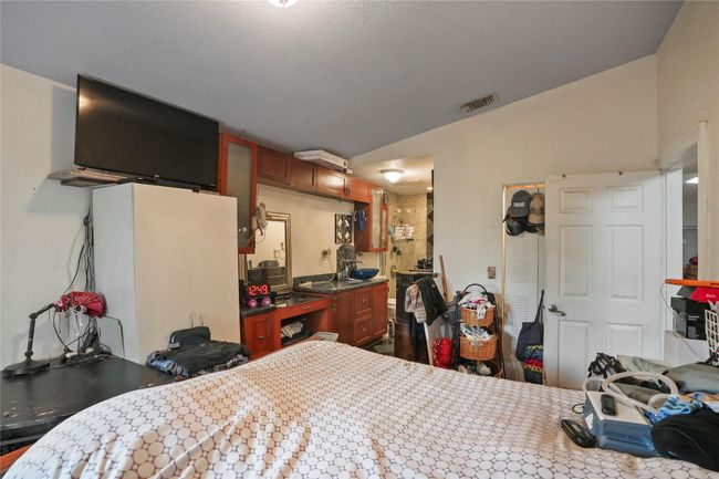 2846 W 75 Th Ter, House other with 3 bedrooms, 2 bathrooms and null parking in Hialeah FL | Image 5