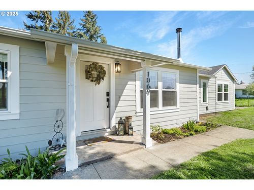 1069 Little Valley Rd, Roseburg, OR, 97471-9329 | Card Image