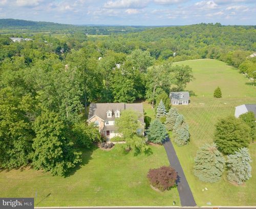 1 Eagleview Ln, Schwenksville, PA, 19473-2841 | Card Image