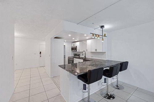 220-7100 Nw 17th St, Plantation, FL, 33313-5214 | Card Image