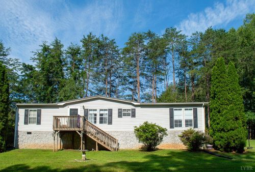 120 Windy Rd, Gretna, VA, 24557-4112 | Card Image