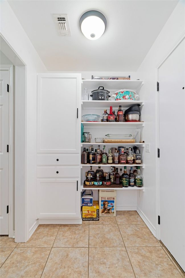 Storage area with visible vents | Image 10