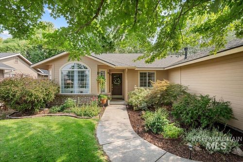 6832 N Waterlilly Way, Boise, ID, 83714-4018 | Card Image
