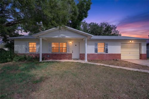 7252 Landover Dr, ZEPHYRHILLS, FL, 33540-1016 | Card Image