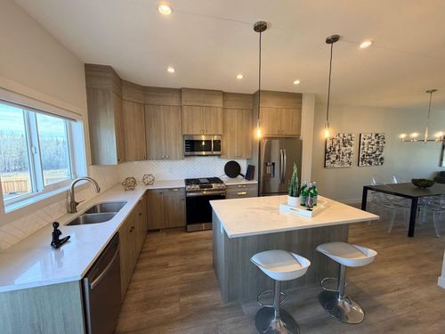 224 River Heights Dr, Cochrane, AB, T4C0W2 | Card Image