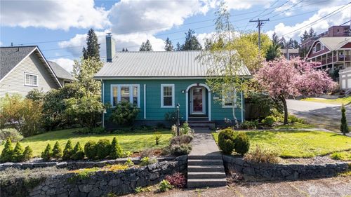 819 Midway St Nw, Olympia, WA, 98502-5433 | Card Image