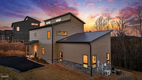 638 Ridge Top Loop, Gatlinburg, TN, 37738 | Card Image