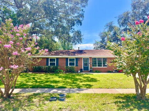 302 22nd St, Niceville, FL, 32578-3245 | Card Image