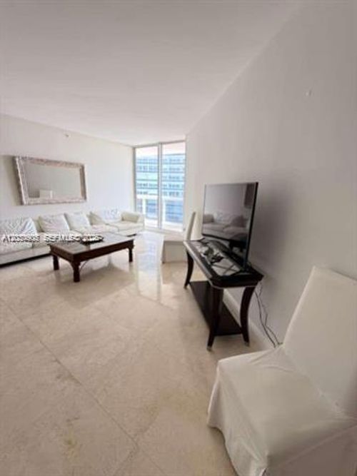 n9-i-9595 Collins Ave, Surfside, FL, 33154-2618 | Card Image