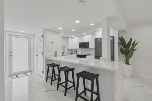 103-9523 N Hollybrook Lake Dr, Pembroke Pines, FL, 33025 | Card Image
