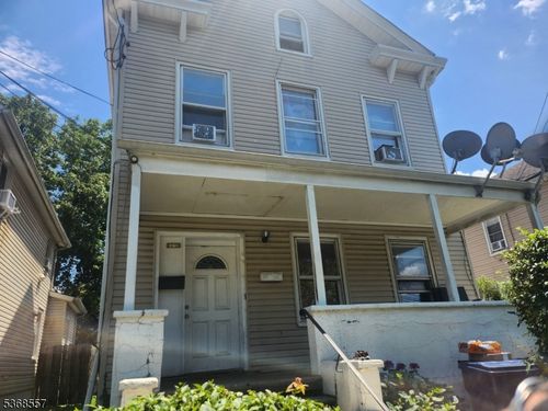 504 E 2nd St, Plainfield, NJ, 07060-1402 | Card Image