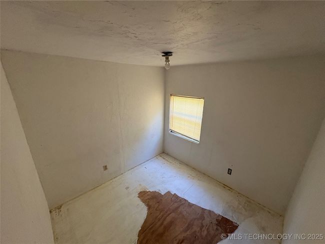 smaller bedroom | Image 8