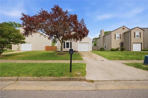 832 Chimney Hill Pkwy, Virginia Beach, VA, 23462-6939 | Card Image