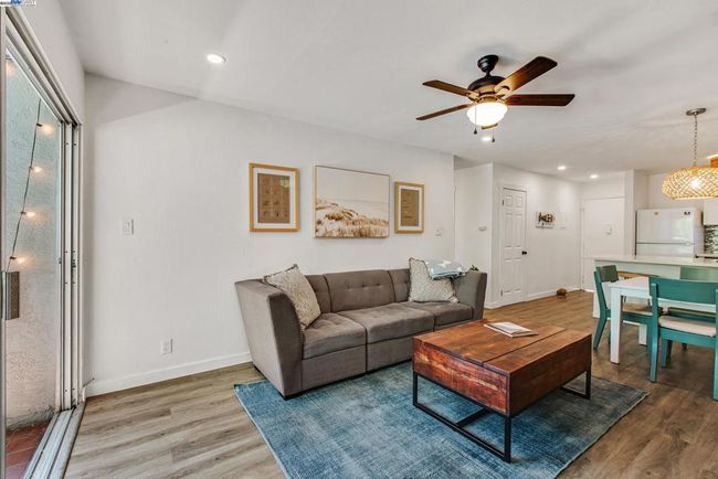 UNIT-212 - 325 Kitty Hawk Rd, Condo with 2 bedrooms, 1 bathrooms and 1 parking in Alameda CA | Image 15