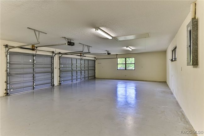 8087 E Decatur Ct, House other with 3 bedrooms, 2 bathrooms and 3 parking in Floral City FL | Image 40