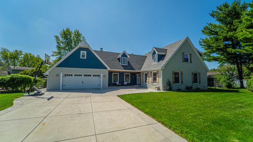 617 Helen Ct, Crown Point, IN, 46307 | Card Image