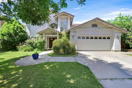 425 Cecelio Way, Tracy, CA, 95376 | Card Image