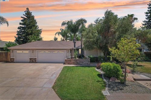 28250 S Zephyr Dr, Tracy, CA, 95304-8148 | Card Image