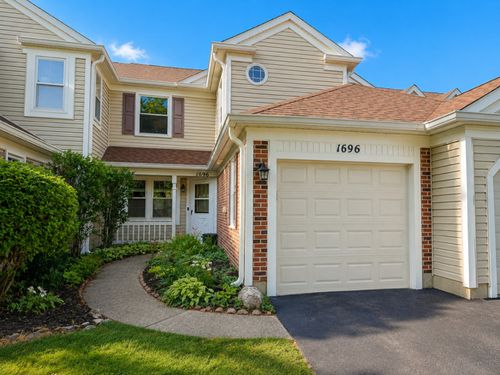 1696 Vermont Dr, Elk Grove Village, IL, 60007-2708 | Card Image