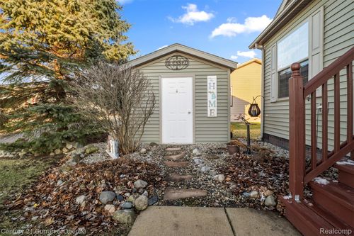 11191 Shady Grove Ct, South Lyon, MI, 48178-6642 | Card Image