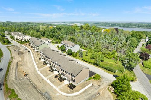 e-72-75 Hudson Cir, Marlboro, NY, 12542-6194 | Card Image